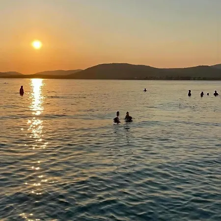 Appartamento Blu Casa Mediterranea Vista Mare, 10 Min A Piedi Dal Centro, *
