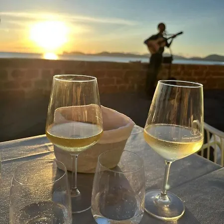 Appartamento Blu Casa Mediterranea Vista Mare, 10 Min A Piedi Dal Centro, *